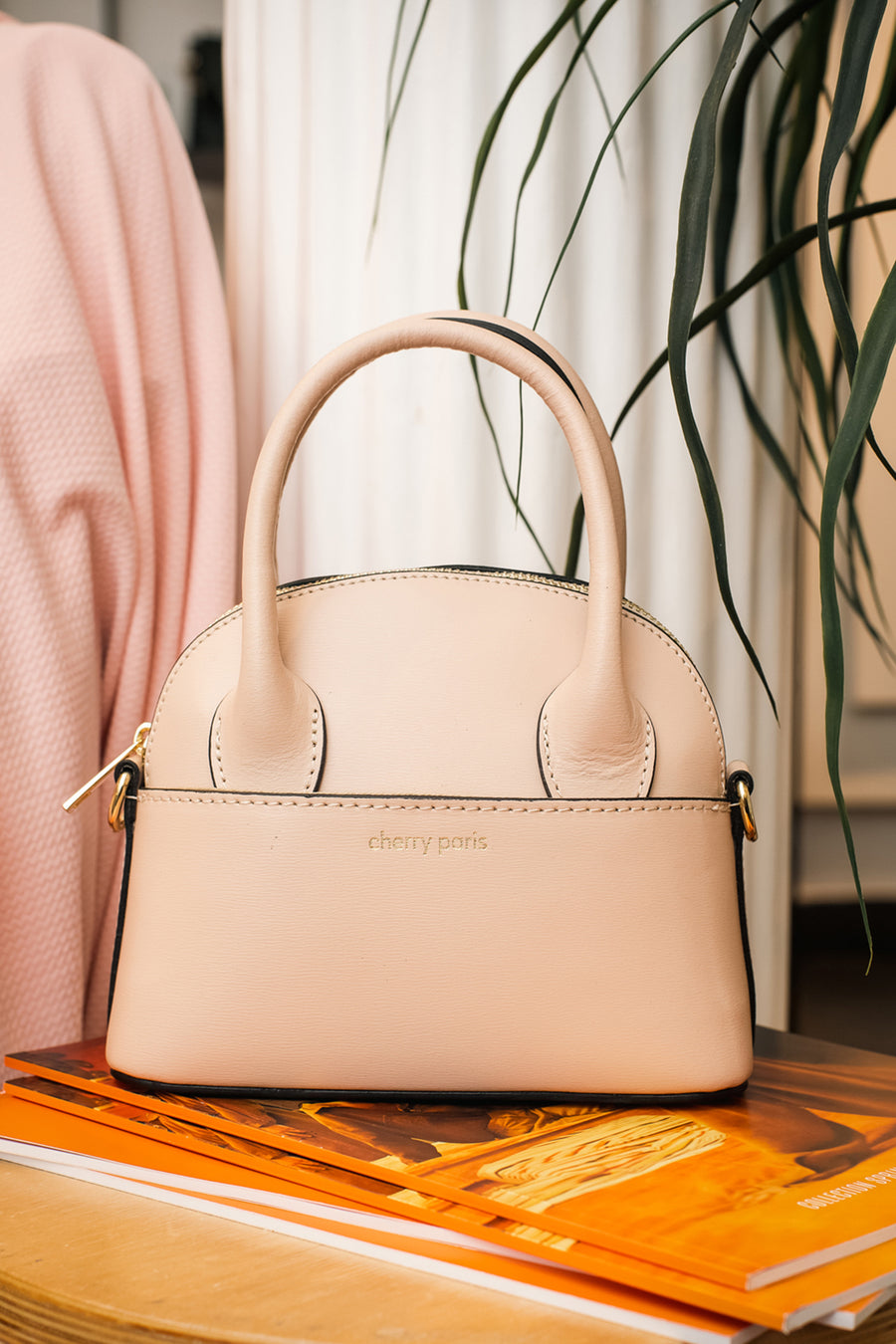Sac Auriane nude
